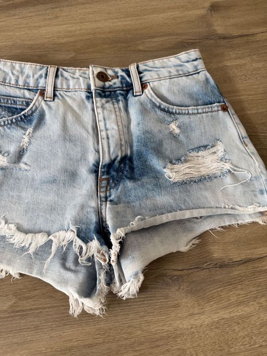 Calções ganga - Marca Bershka