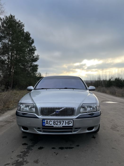 У продажі Volvo s80