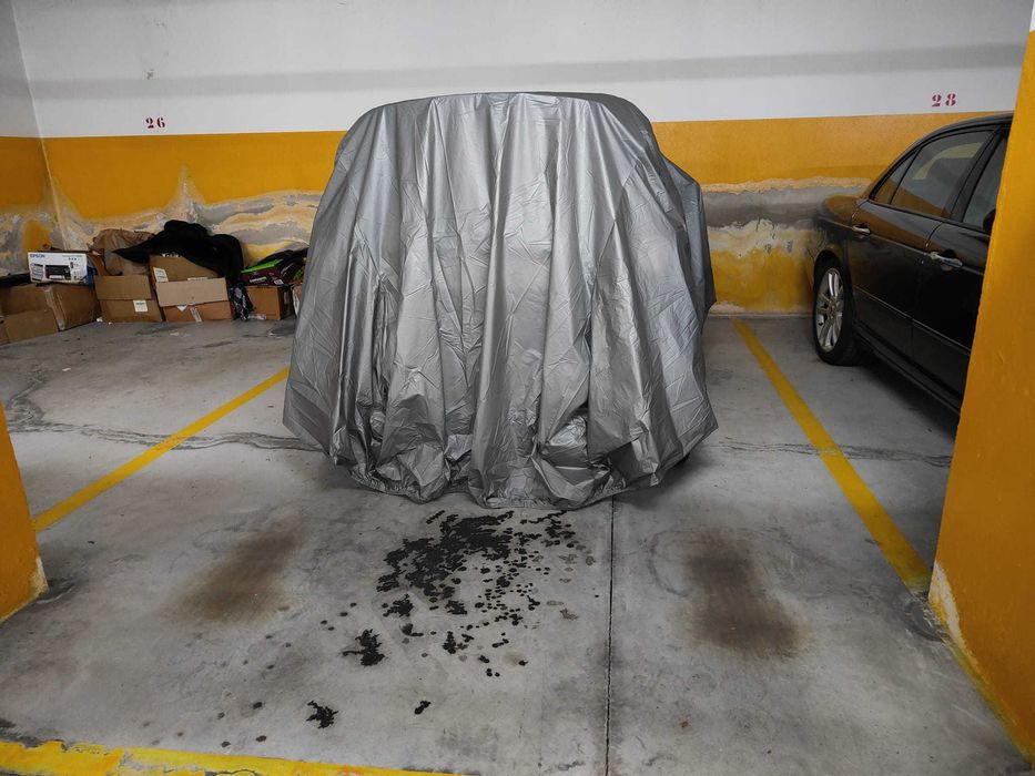 Arrenda-se ou vende-se lugar de garagem em Azurém - Guimarães
