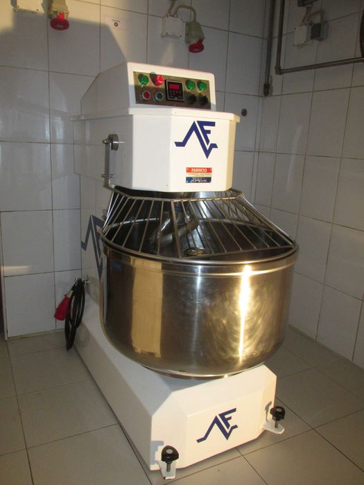 Material de fabrico de pão e pastelaria,  p/ venda a preço de SALDO…