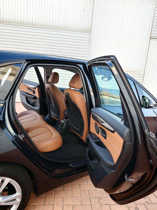 Bmw Luxury 218D Active Tourer Auto Elegância e comforto