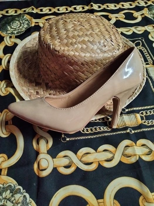 Vende-se sapatos de mulher n37