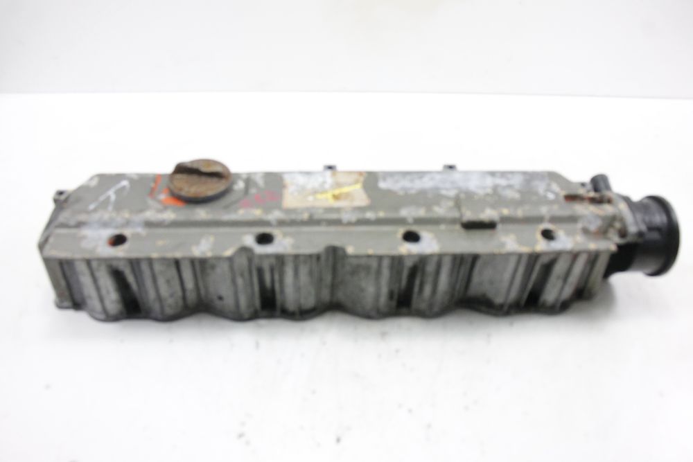 Pokrywa zaworów dekiel Deutz BF4M1013 BF4M1012 numer 04205831r silnik