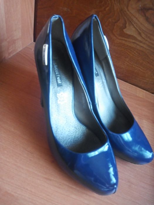 Buty na słupku - sprzedam