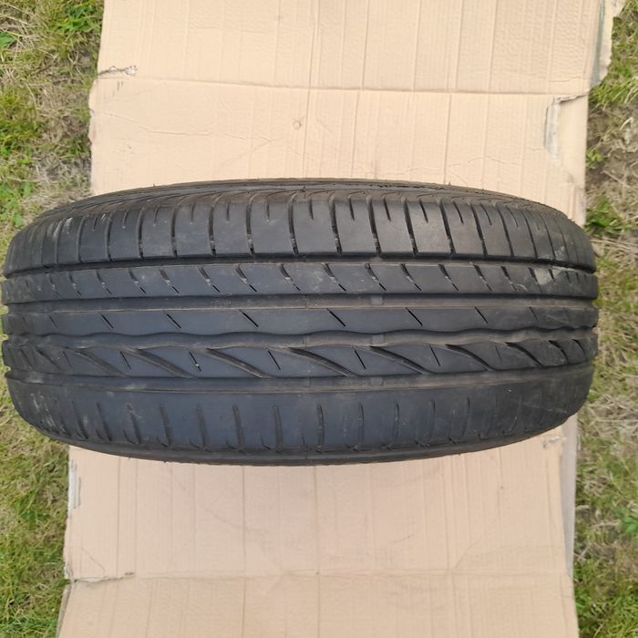 Opona plus felga aluminiowa.
