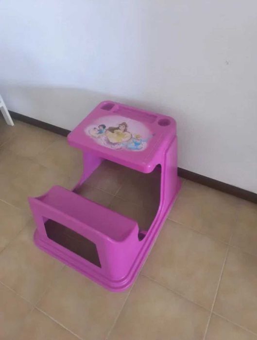 Banco e mesa criança