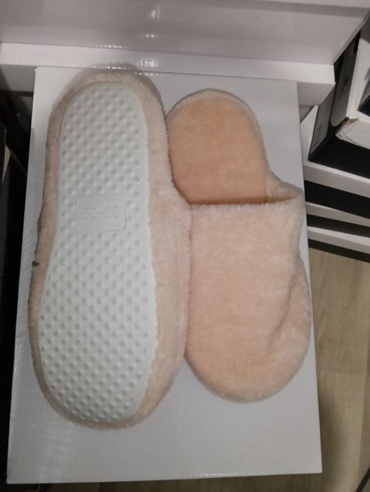 Kapcie damskie nowe
