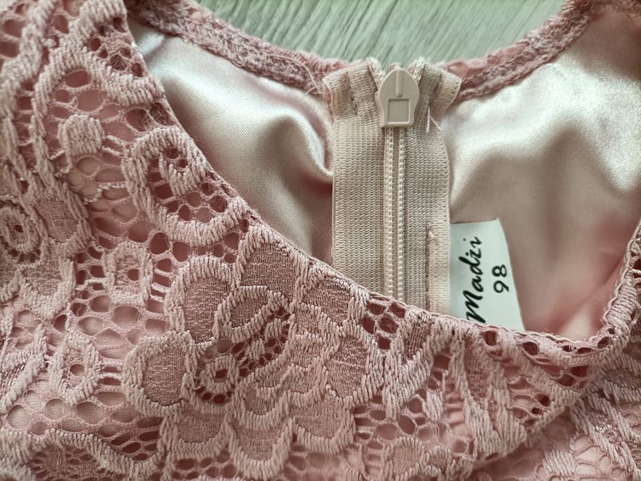 Sukienka Madżi, r.98