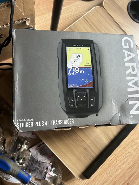 echosonda garmin striker 4 plus