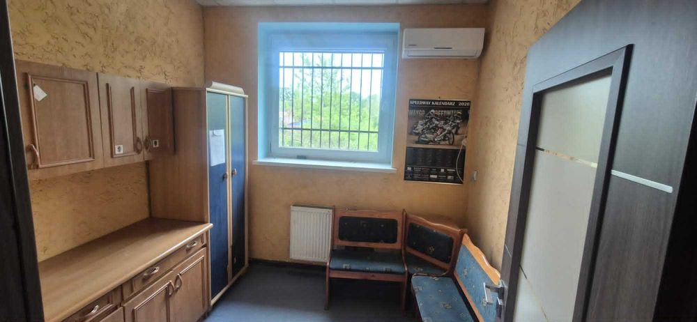 Sprzedam dwa budynki magazynowe+biura 895m2 Magazyny