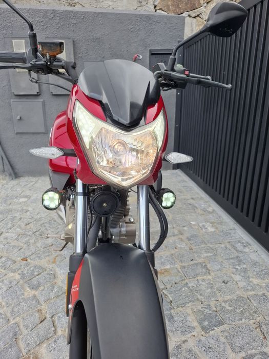 Zontes 125cc como nova .