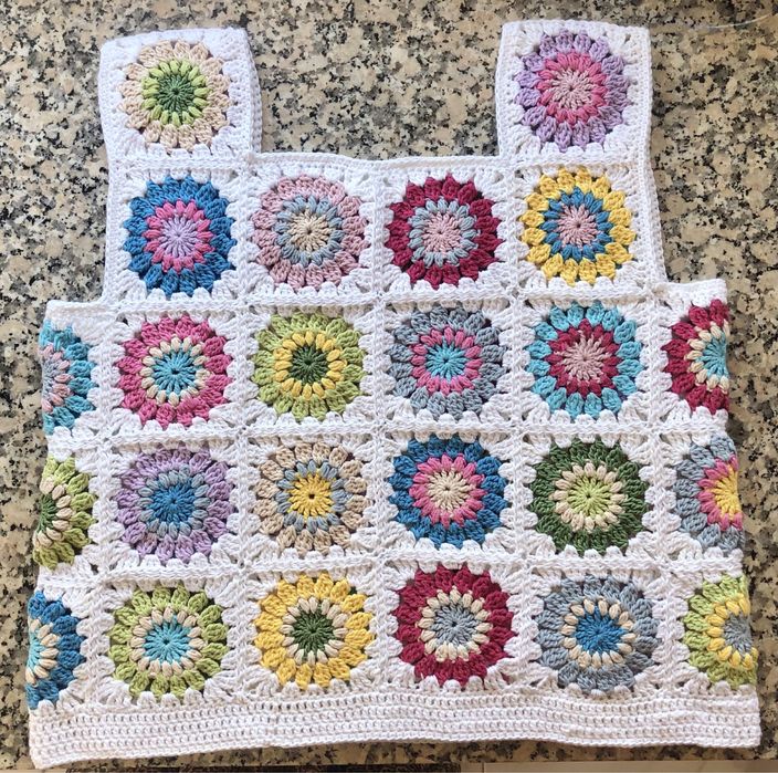 Colete colorido em crochet