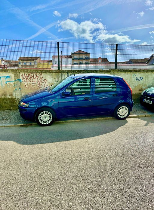 Fiat Punto 1999, 77.000km, gasolina.