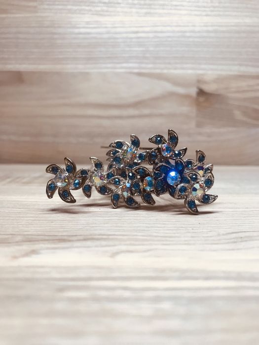 Шпильки для волосся .