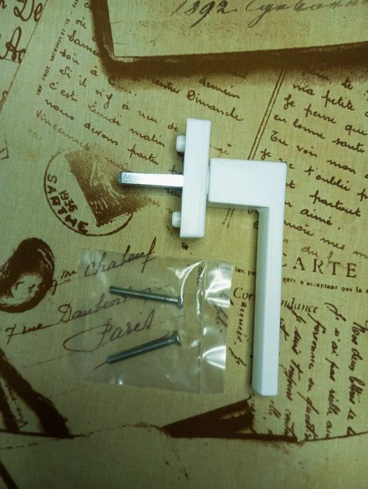 Ручка оконная новая  Axor