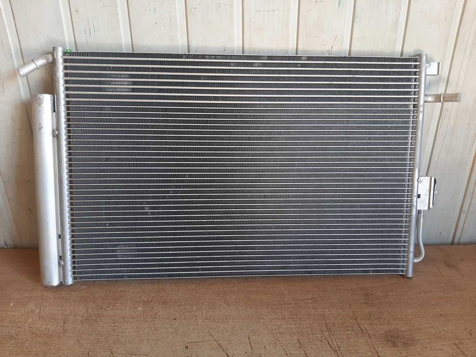 Радіатор кондиціонера Chevrolet Volt 2