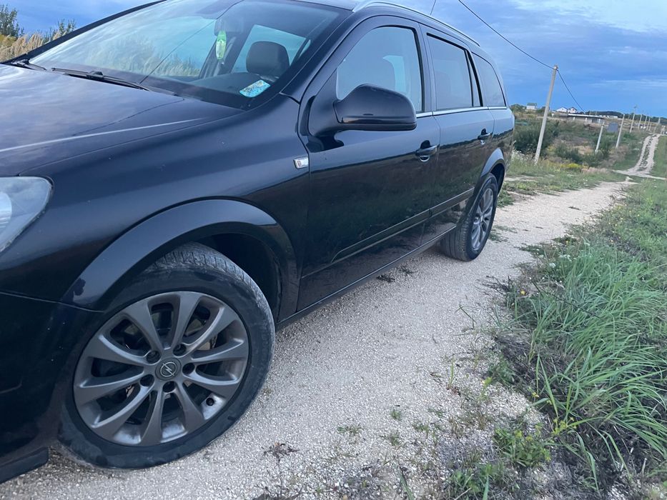 Автомобіль Оpel Astra опель