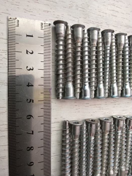 Конфірмати меблеві б/в ( 64 шт.).