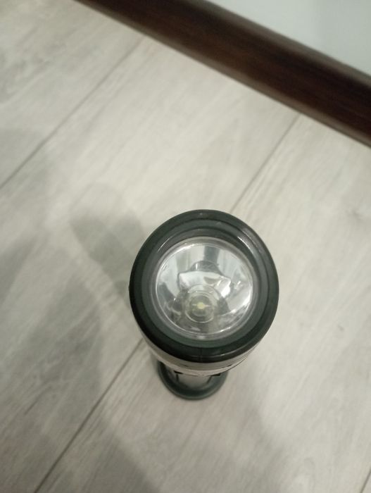 Фонарик на батарейки