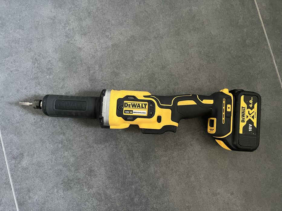 Безщіткова Акум. Прямошліфувальна машина DeWALT DCG426