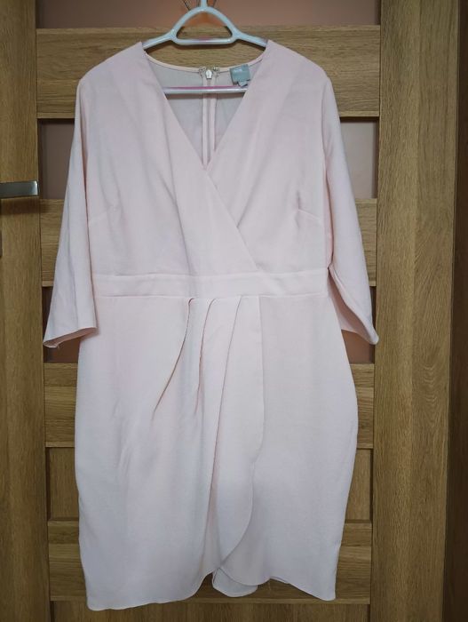 Pudrowa sukienka ASOS 46