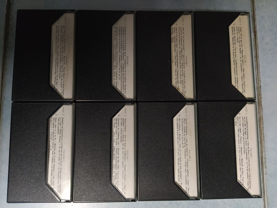 Compilação de 8 Cassetes "Les Plus Belles Melodies du Monde"