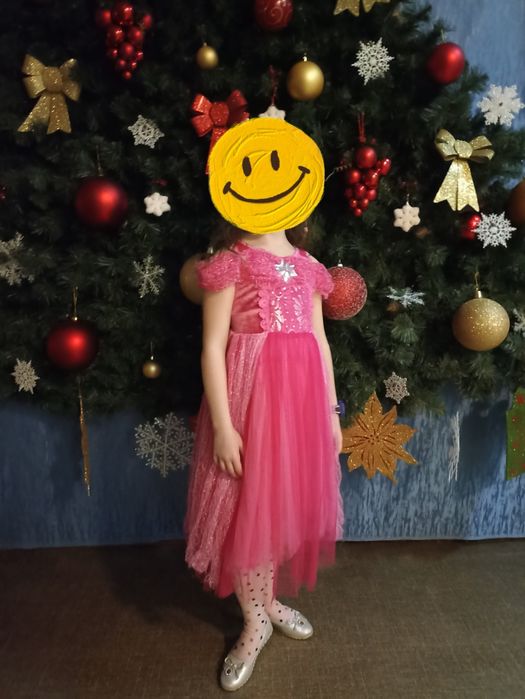 Платье розовое новогоднее на рост 134