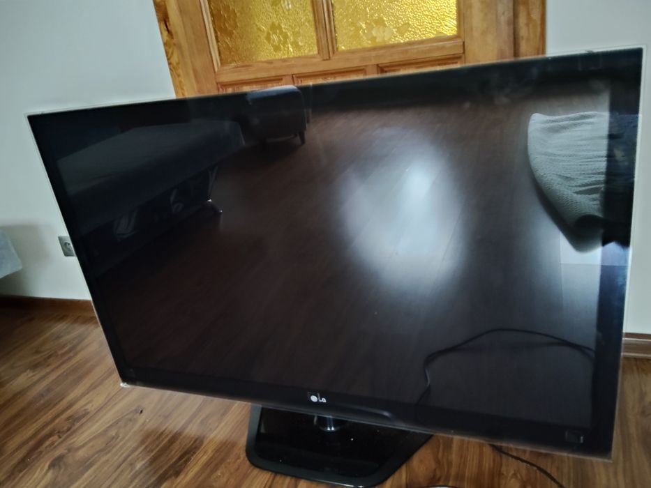 Sprzedam telewizor LG z pilotem cali 47 
Plus dekoder DVB-T do odbioru