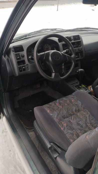 TOYOTA  RAV  4  Автомат