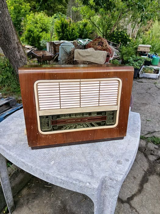 Rádio antigo - Regentone -England