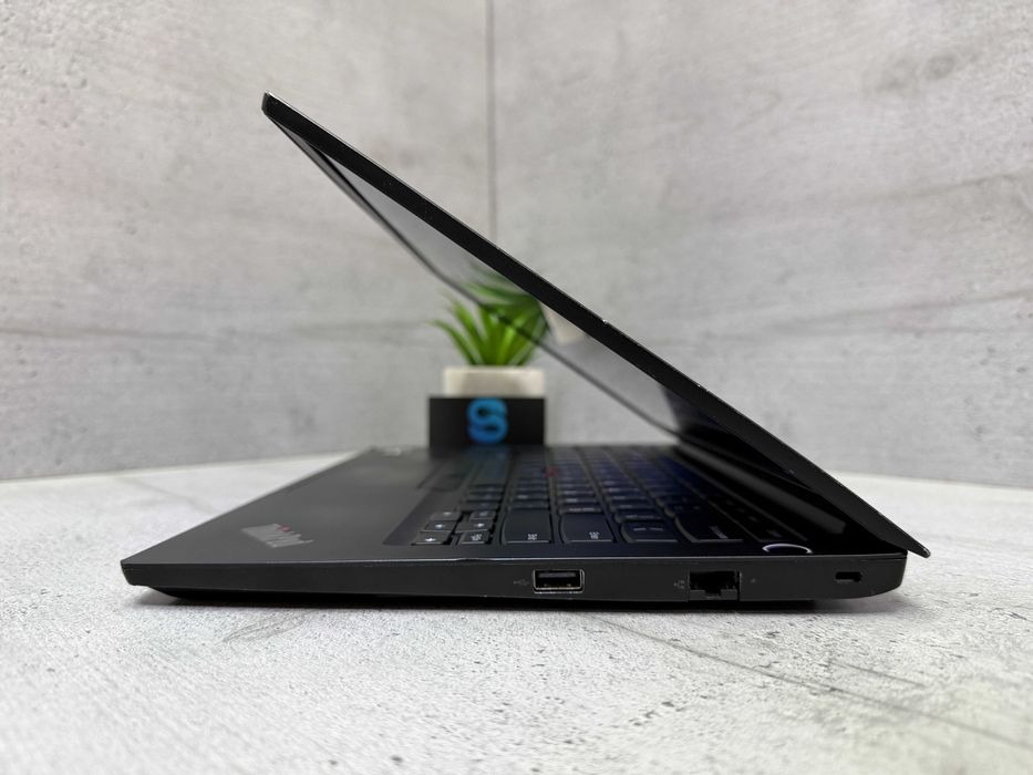 Стильний ноутбук Lenovo E14 Gen 2/Ryzen 5/256gb ssd/8gb ddr4