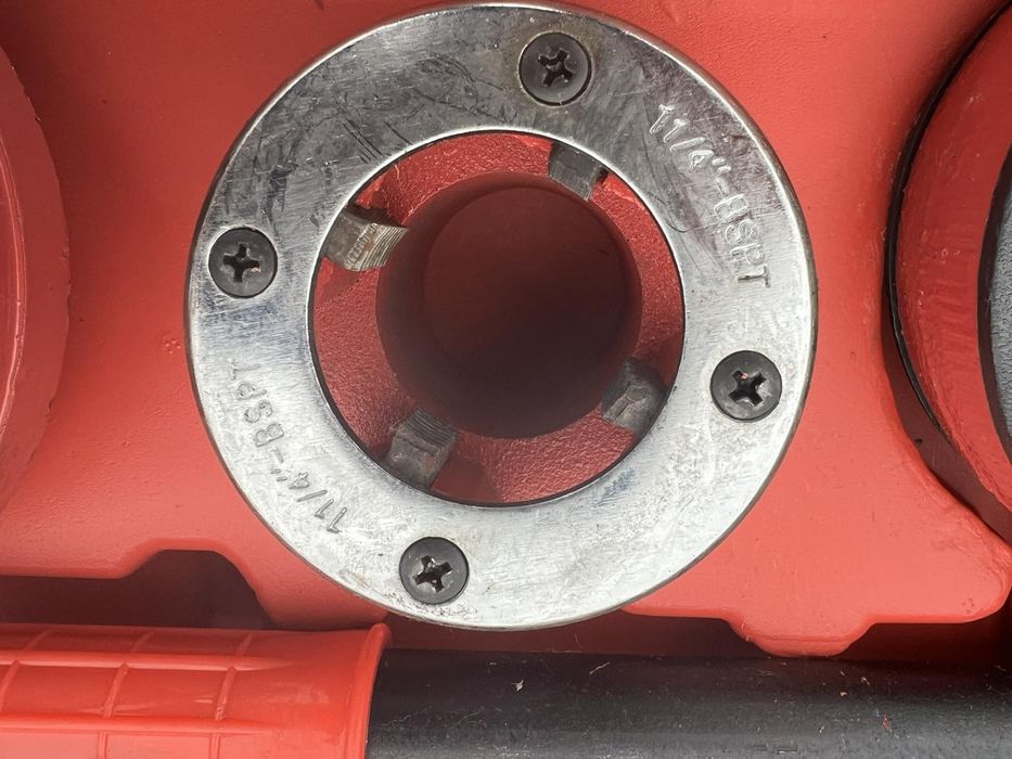 КЛУПП . Набор плашек трубный ZYP. Плашки