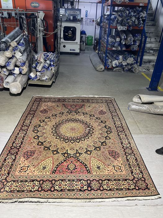 Tapete de persa oriental, artesanal em bom estado de conservação