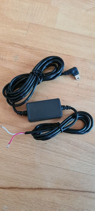 Zasilacz do kamery samochodowej