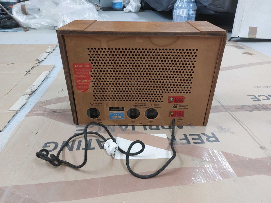 Rádio Phillips antigo