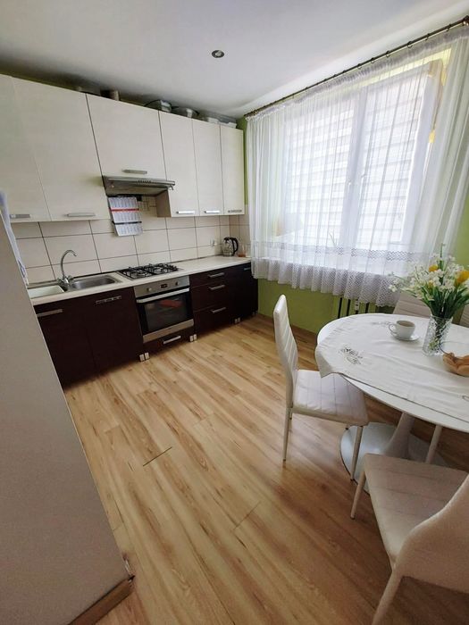 Mieszkanie 65 m 3 pokoje, garaż, piwnica