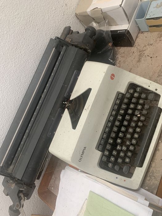 Maquina de escrever olympia