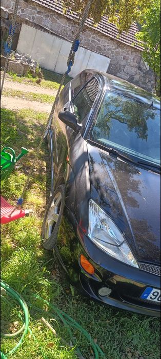 Ford focus com alguns afazeres