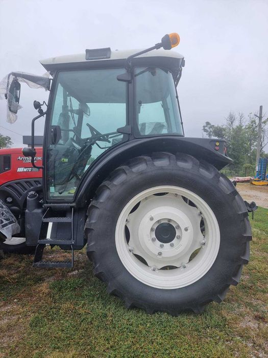 Трактор ArmaTrac 1104 LUX Пневма навес 5т 2 вани Perkins ZF 16+16 АРК
