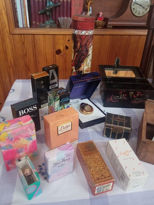 Vários Guarda - jóias e frasquinhos antigos (para desocupar)