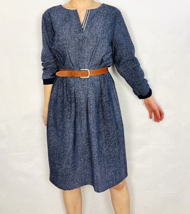 Granatowa sukienka z dekoltem V XXL 44