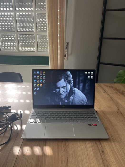 HP Laptop 15 – Ryzen 7 7730U | 16 GB RAM | SSD 512 GB