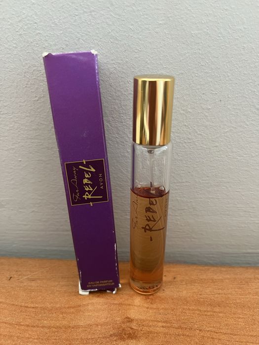 Avon perfumetka Far Away Rebel woda perfumowana