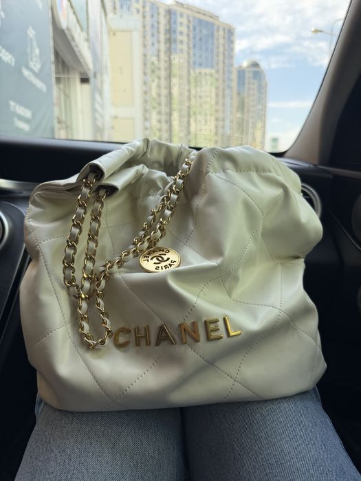 Сумка  Chanel 22 кожа