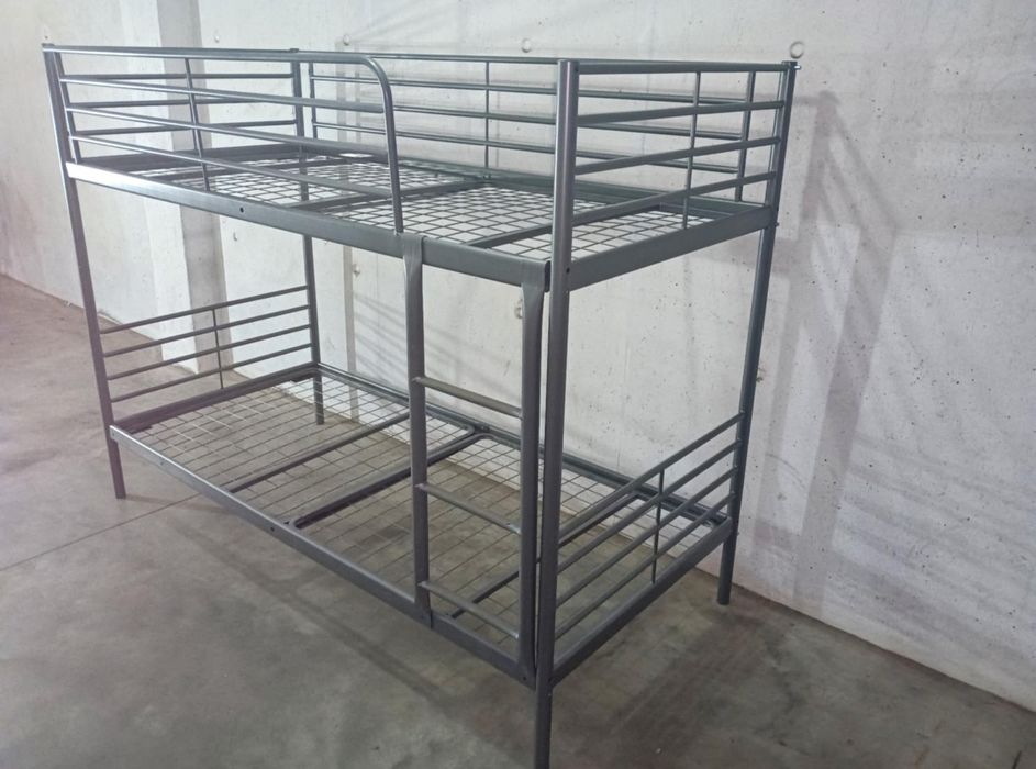 Beliche cama solteiro estrutura metálica resistente, com colchões