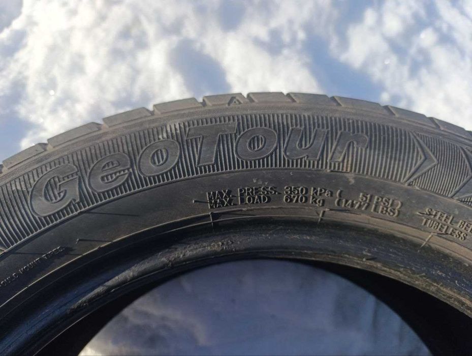 Продам шини 215/55 R17