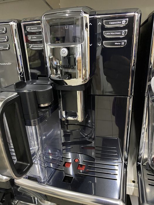 Кавоварка , кофемашина , кафеварка saeco