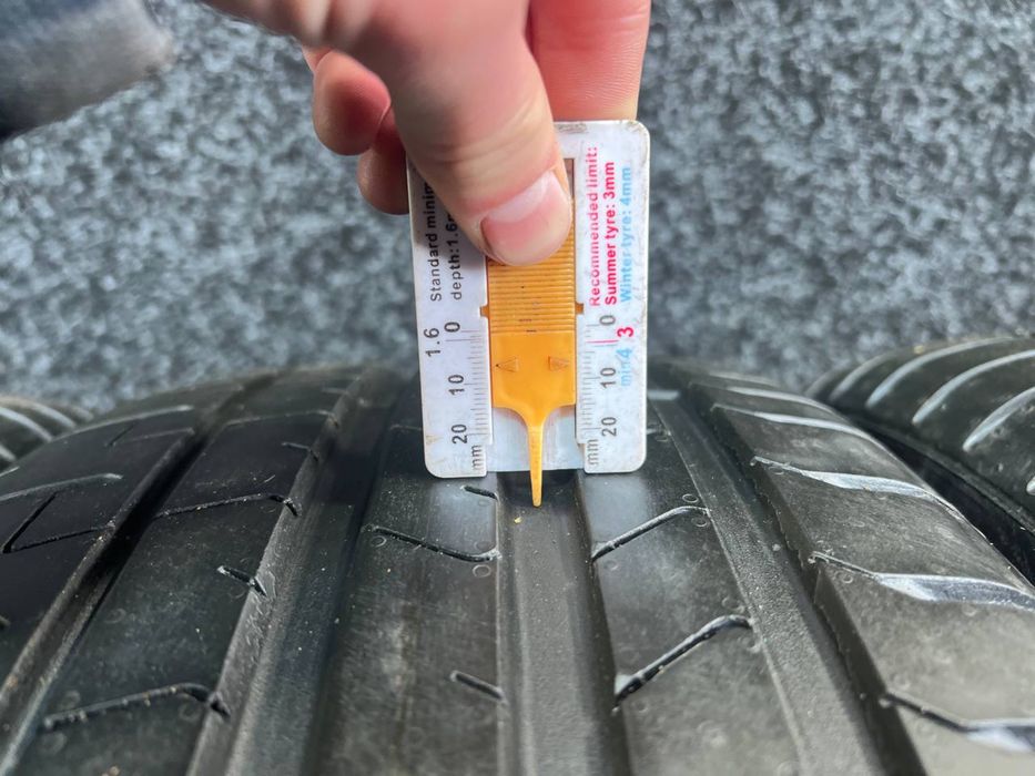 Pirelli 245/45R19 P Zero
