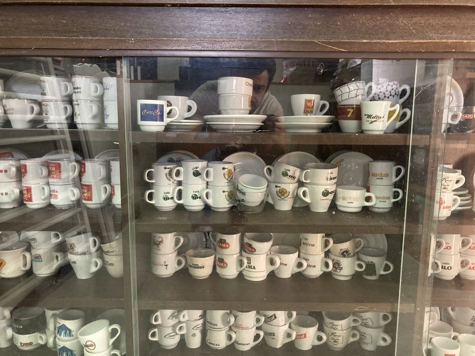Coleccao de chavenas de cafe - 2000