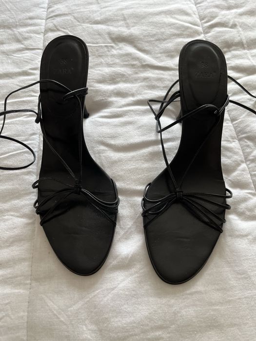 Sandálias pretas da Zara